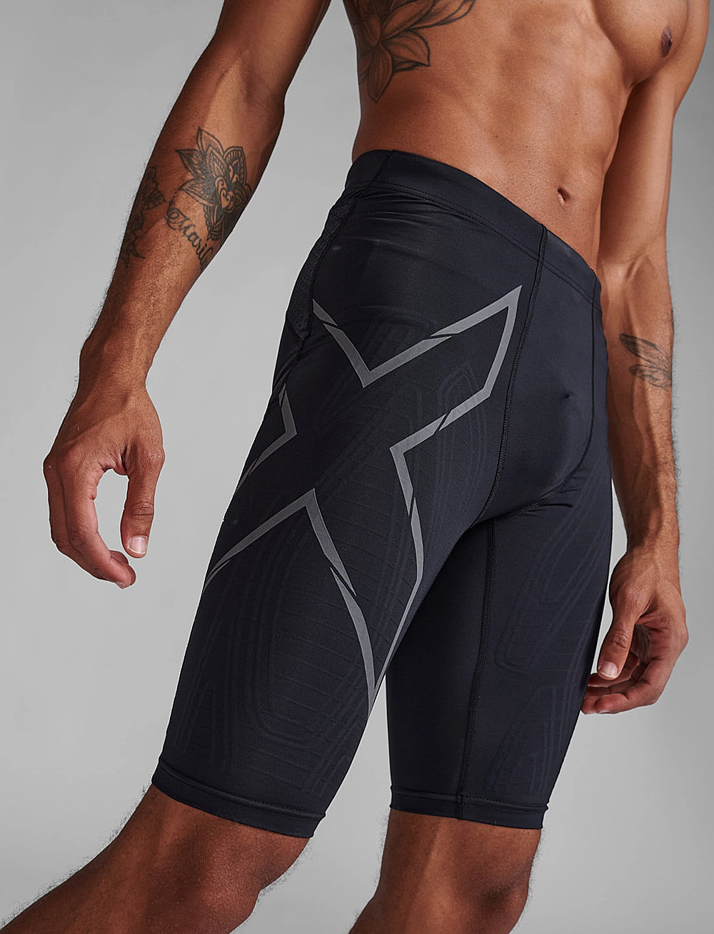 2XU - LIGHT SPEED COMPRESSION SHORTS - løpetights - black/gold reflective - 5