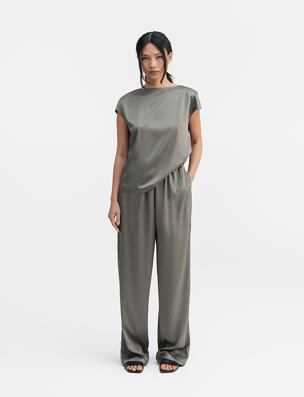 Ahlvar Gallery - Ayla satin trousers - rette bukser - light military - 3