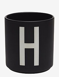 Design Letters Black Porcelain Cups A-Z - Borddekning - BLACK / black