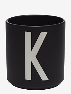 Design Letters Black Porcelain Cups A-Z - Borddekning - BLACK / black