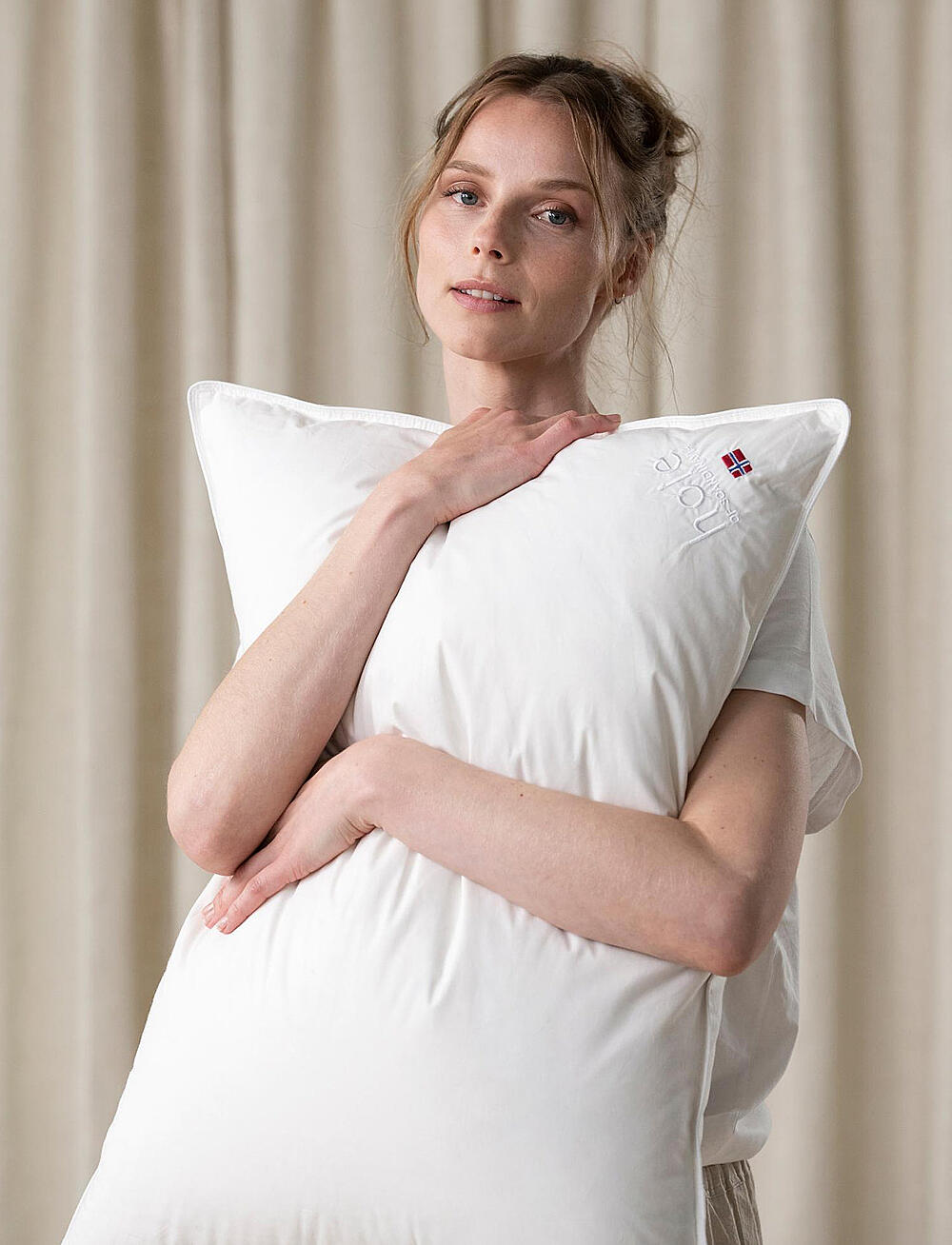 Høie of Scandinavia  - Saga medium high down pillow - puter - white - 4