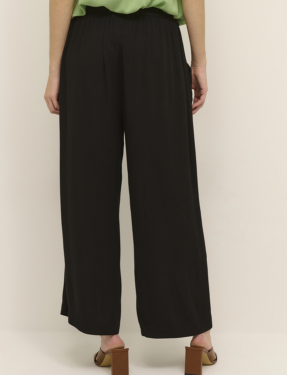 Kaffe - KAdacia Amber Pants - culottes - black deep - 5