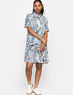 Soft Rebels SRMela Freedom SS Dress - Skjortekjoler - BLURRED FLOWER REGATTA / blue